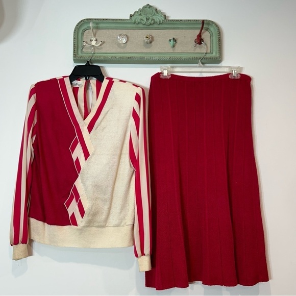 Vintage Philippe Marques sweater & matching skirt set magenta /ivory large
